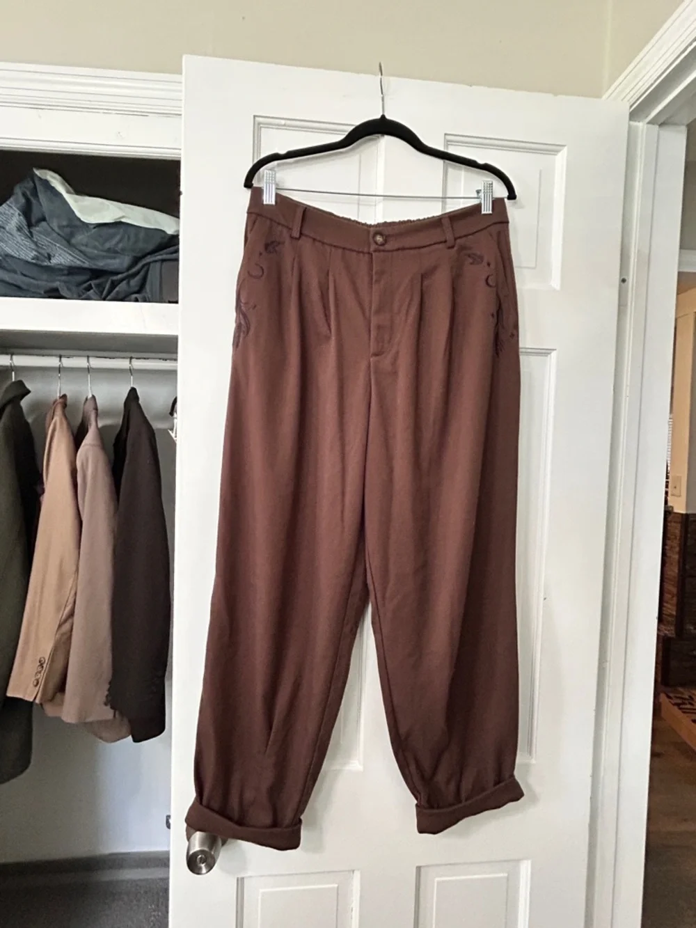 Disturbia Brown High-Waist Pleated Trousers with Cuffed Ankles - Picture 3 of 7